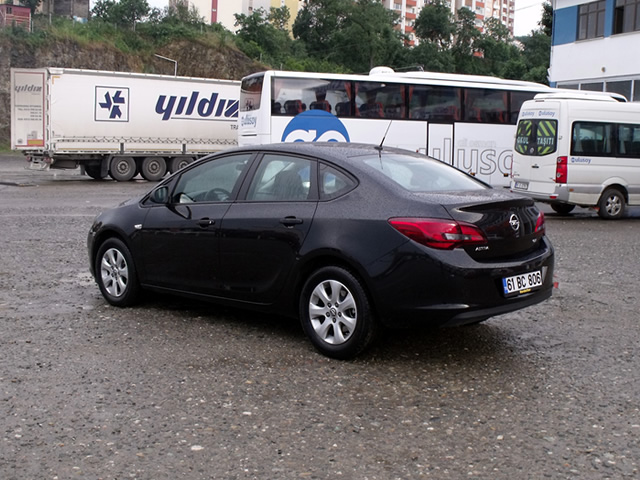 Trabzon Kiralık Opel Astra #05